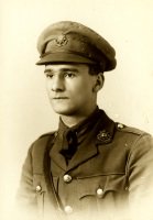 Link to large portrait of R C Sherriff
